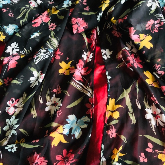 LANE BRYANT Sz26-28 LAYERD FLORAL BLOUSE - Picture 6 of 15
